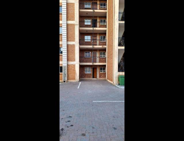 2 BEDROOM APARTMENT FOR SALE IN KARENPARK